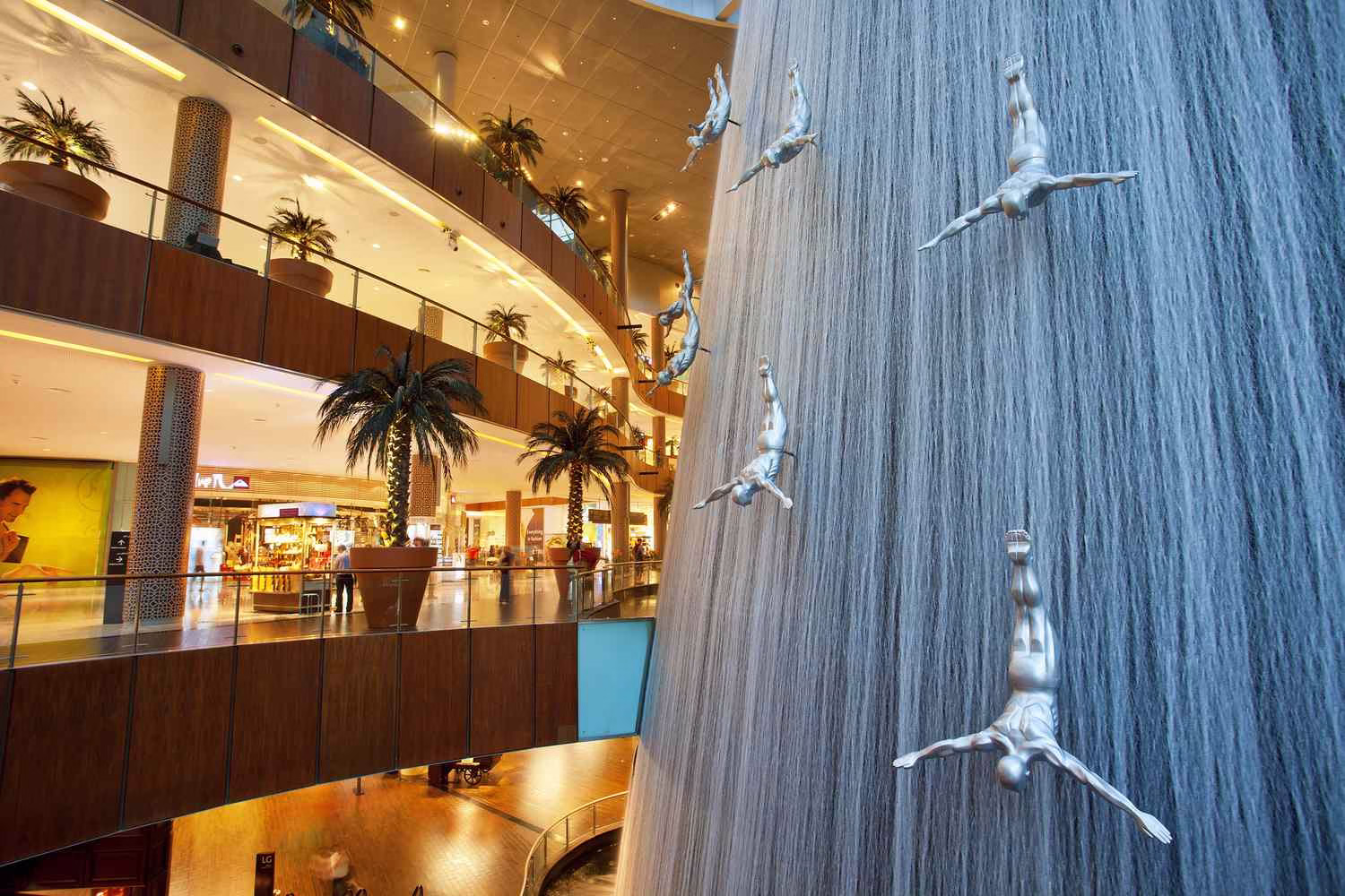 Things to do in Dubai Mall in the summer